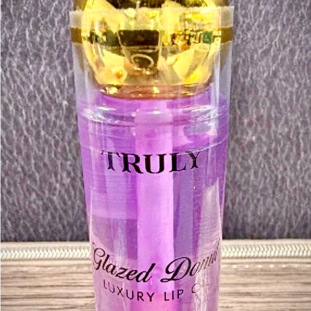 TRULY Glazed Donut Luxury Lip Gloss 💋